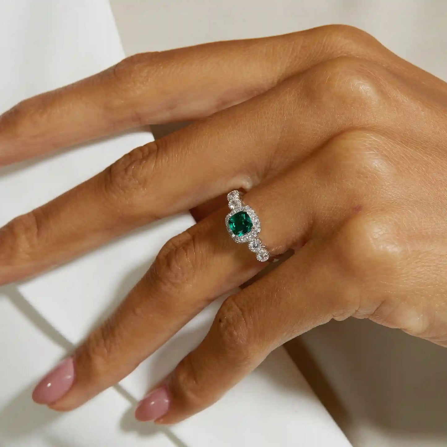Cushion Engagement Ring 5*5 0.48ct 925 Silver Emerald Open Ring