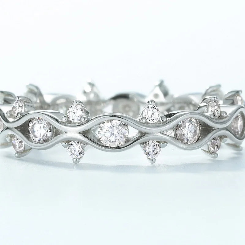 Round Engagement Ring 2.5mm 925 Silver Moissanite