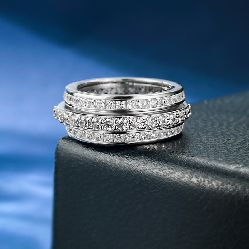 Round Engagement Ring 925 Silver Emerald Rotating Design