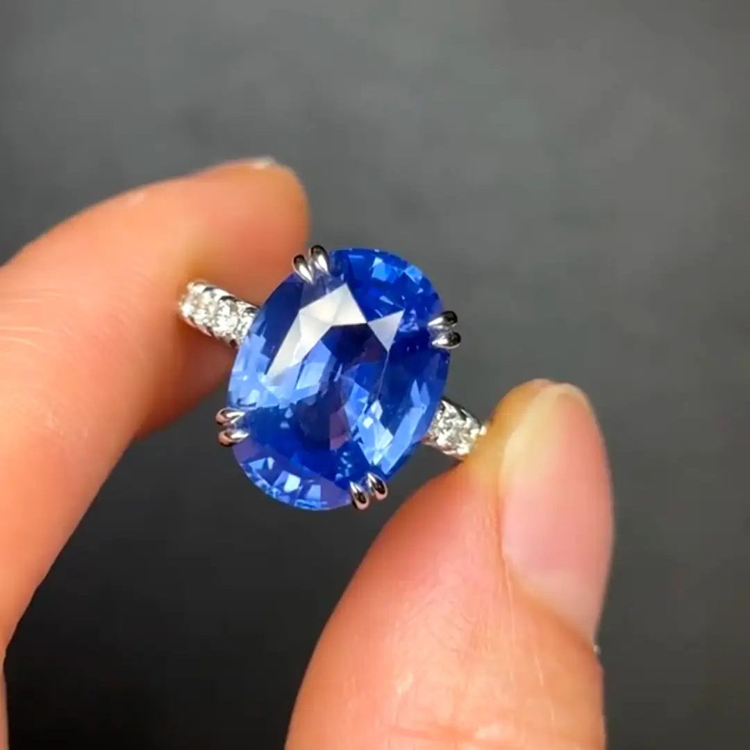 Oval Engagement Ring 18K 8ct Unheated Cornflower Sapphire Ring