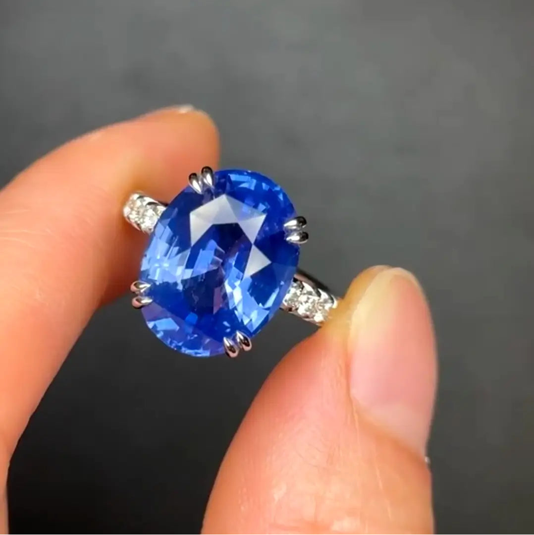 Oval Engagement Ring 18K 8ct Unheated Cornflower Sapphire Ring
