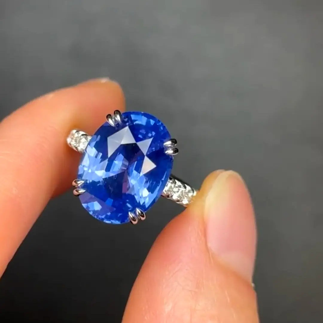 Oval Engagement Ring 18K 8ct Unheated Cornflower Sapphire Ring