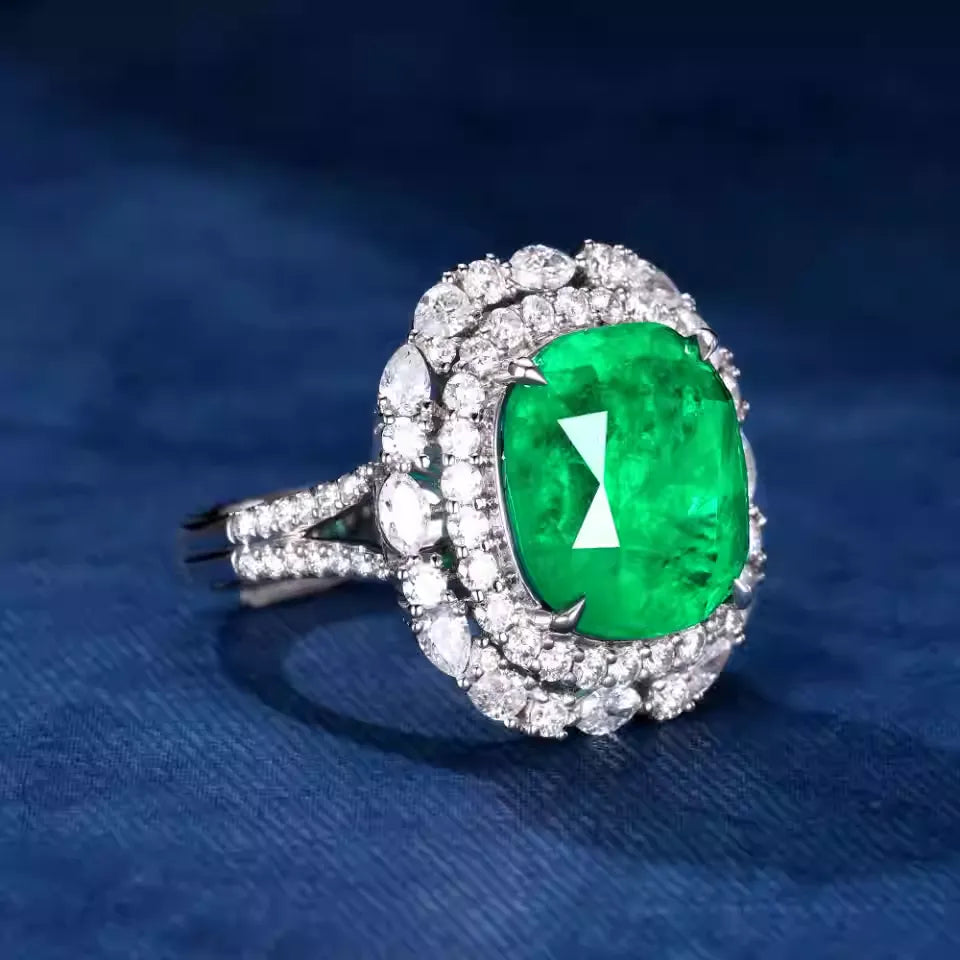 Engagement Ring 18K Gold 11.11ct Emerald Ring