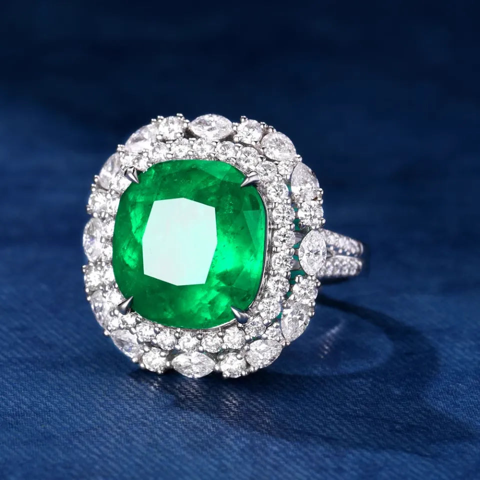 Engagement Ring 18K Gold 11.11ct Emerald Ring