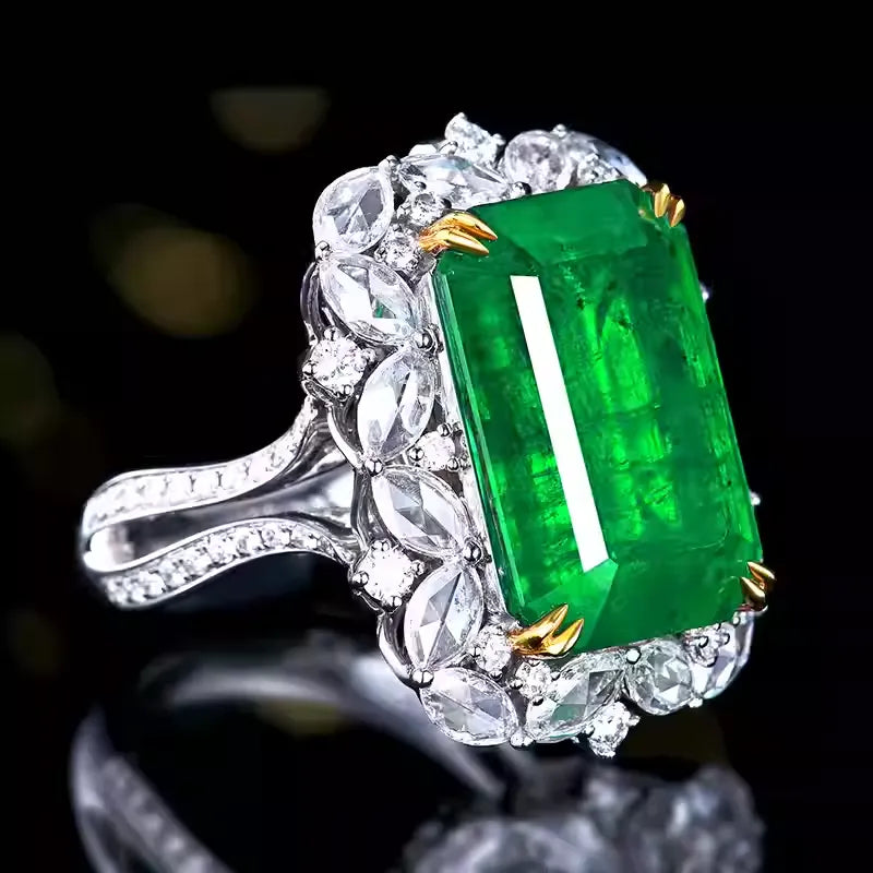 Engagement Ring 18K Gold 13.19ct Emerald Ring