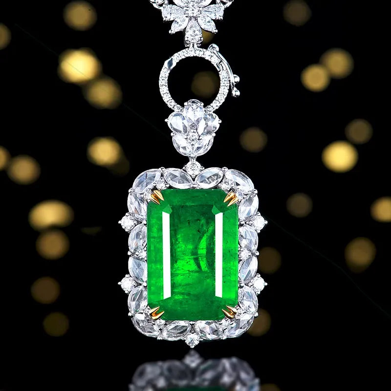 Engagement Ring 18K Gold 13.19ct Emerald Ring