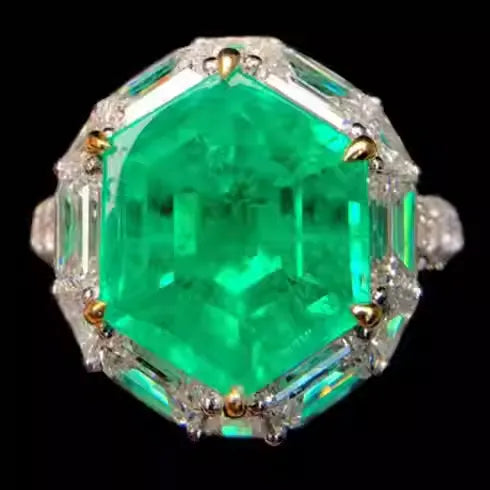 Engagement Ring 18K Gold 7.68ct Colombian Muzo Emerald Ring