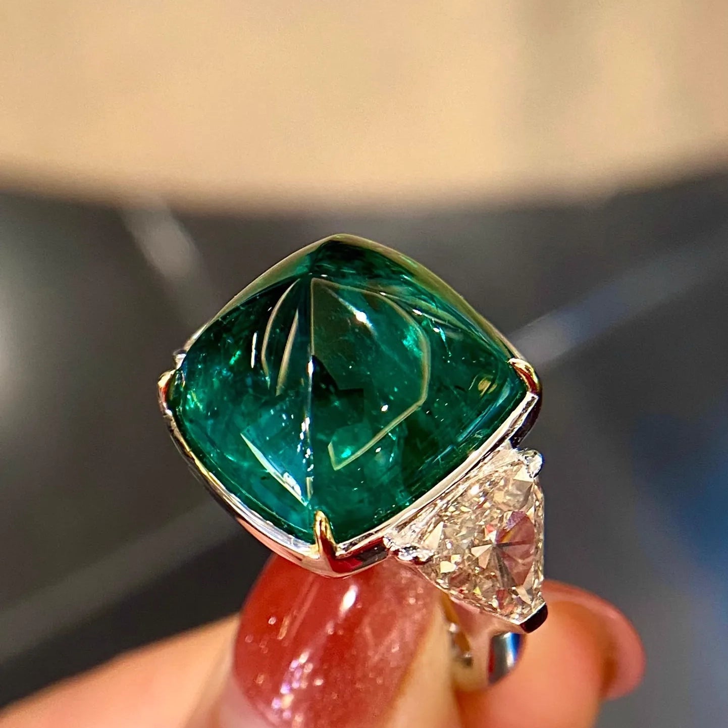 Engagement Ring 18K Gold 26.44ct Natural Emerald Ring