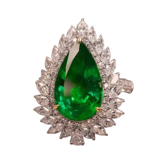 Engagement Ring 18K Gold 4.5ct Emerald Ring