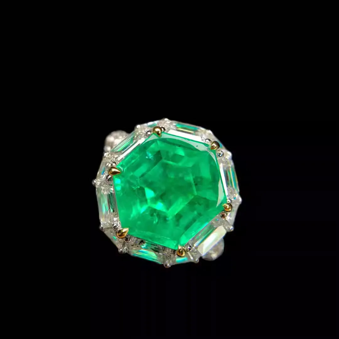 Engagement Ring 18K Gold 7.68ct Colombian Muzo Emerald Ring