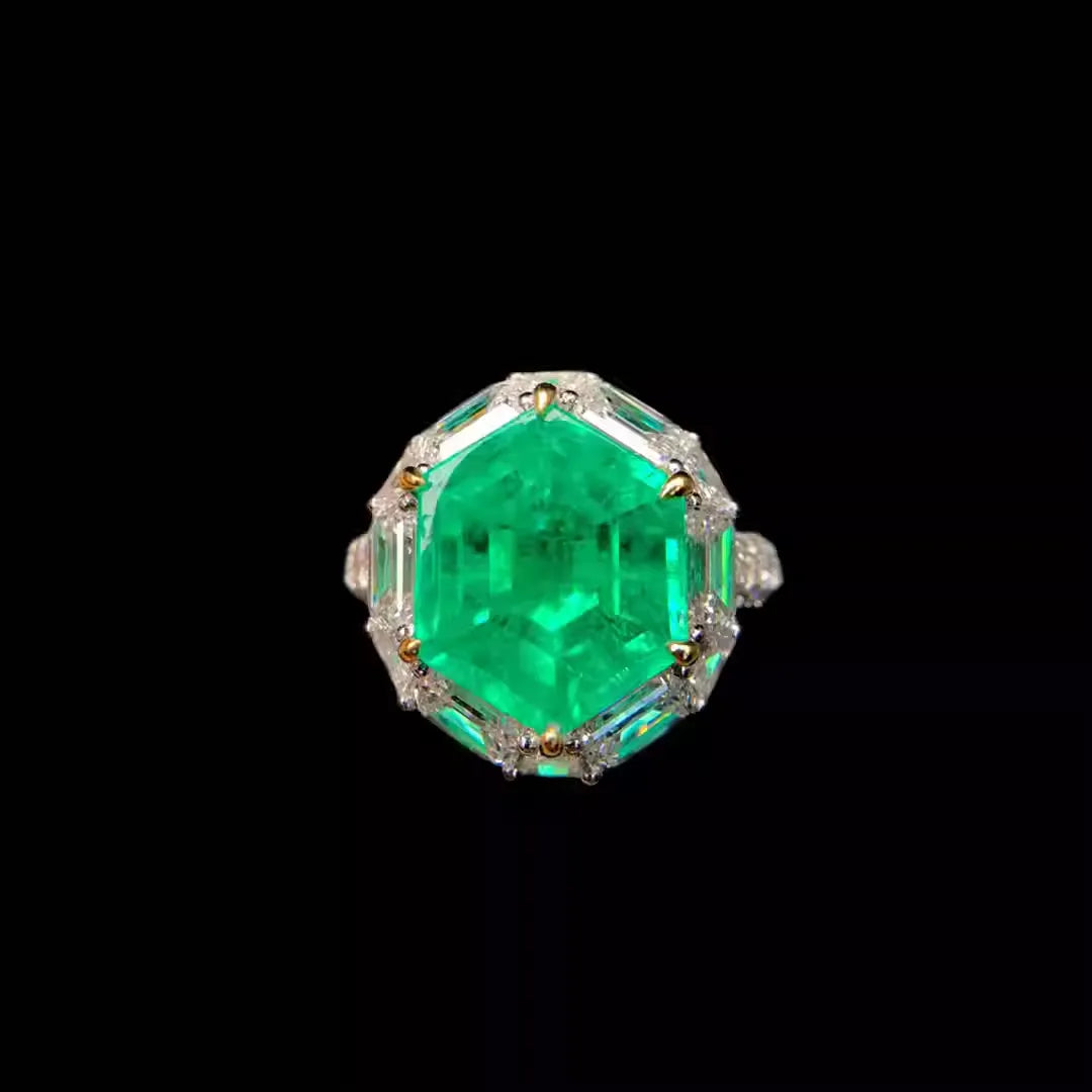 Engagement Ring 18K Gold 7.68ct Colombian Muzo Emerald Ring