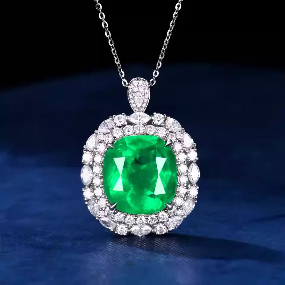 Engagement Ring 18K Gold 11.11ct Emerald Ring