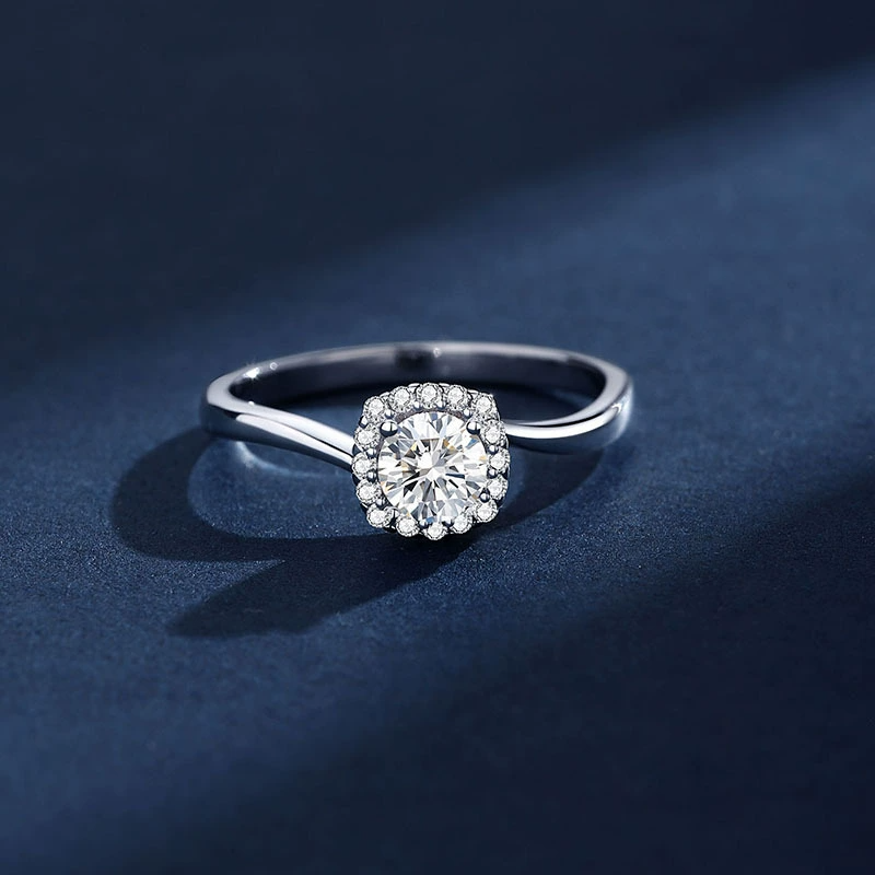Round Engagement Ring 0.5ct 5mm 925 Silver Moissanite