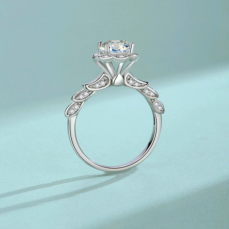 Round Engagement Ring 1ct 6.5mm 925 Silver Moissanite