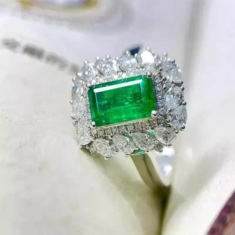 Engagement Ring 18K Gold 1.25ct Natural Walton Emerald Ring