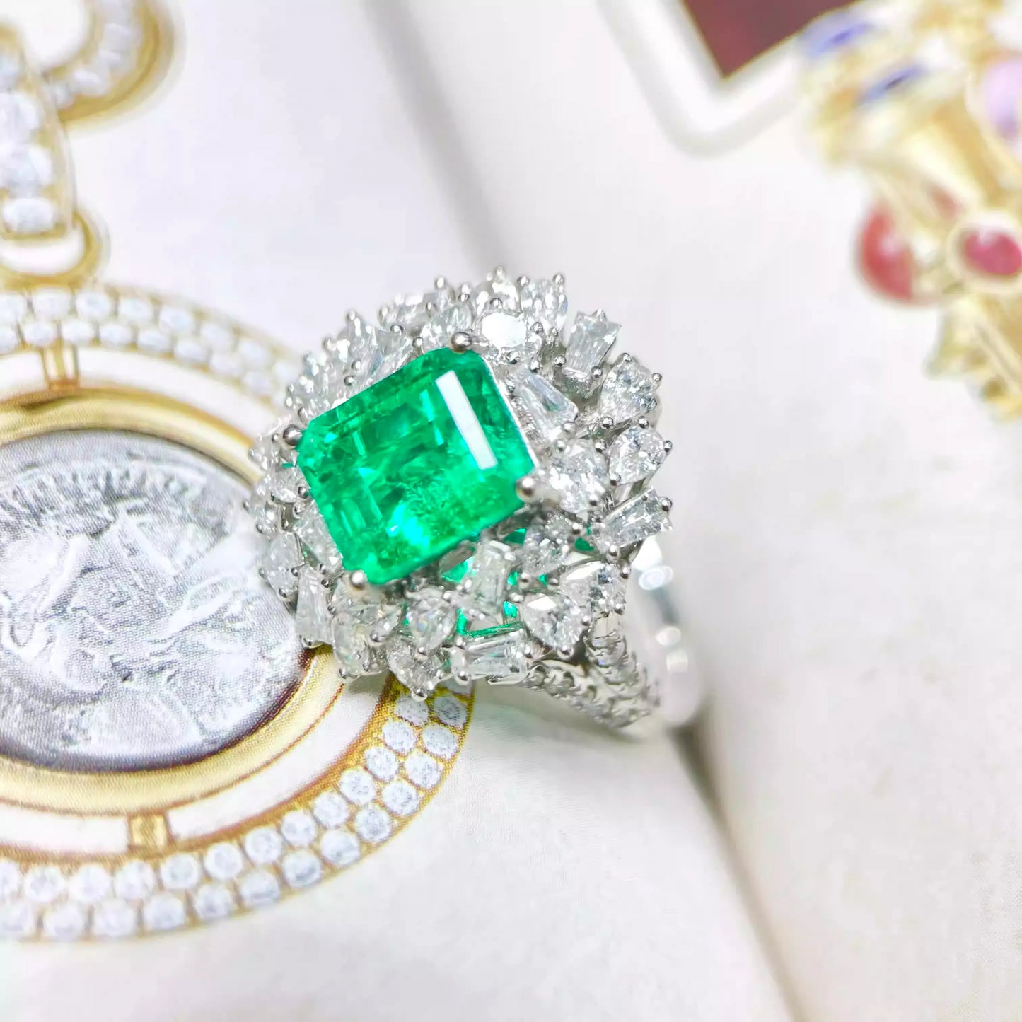 Engagement Ring 18K Gold 2.37ct Natural Muzo Emerald Ring