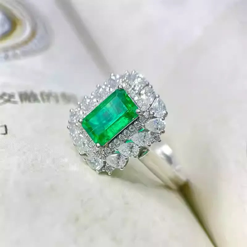 Engagement Ring 18K Gold 1.25ct Natural Walton Emerald Ring