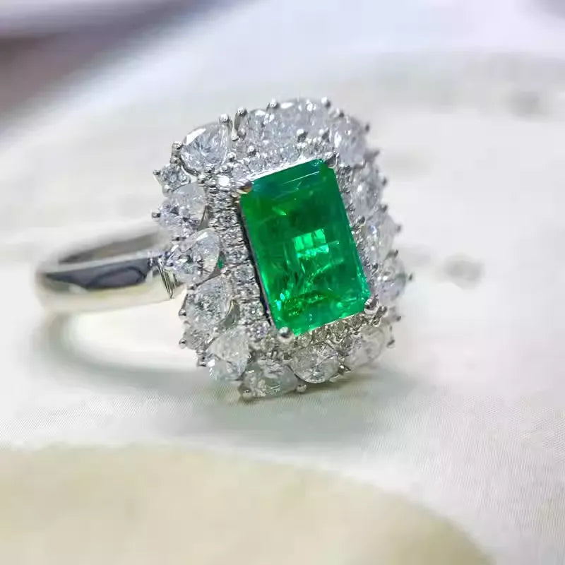 Engagement Ring 18K Gold 1.25ct Natural Walton Emerald Ring
