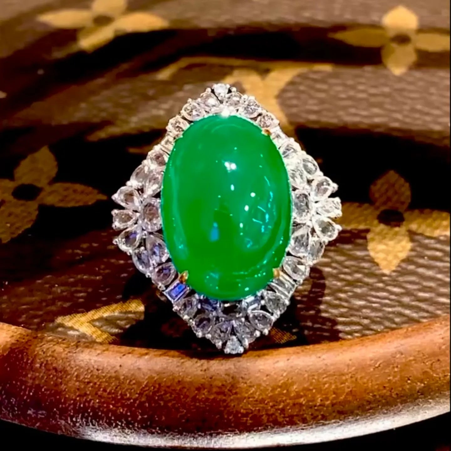18K Gold 12.35ct High-Quality Large Carat Emerald Ring