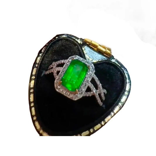 Engagement Ring 18K Gold 1ct Emerald Ring