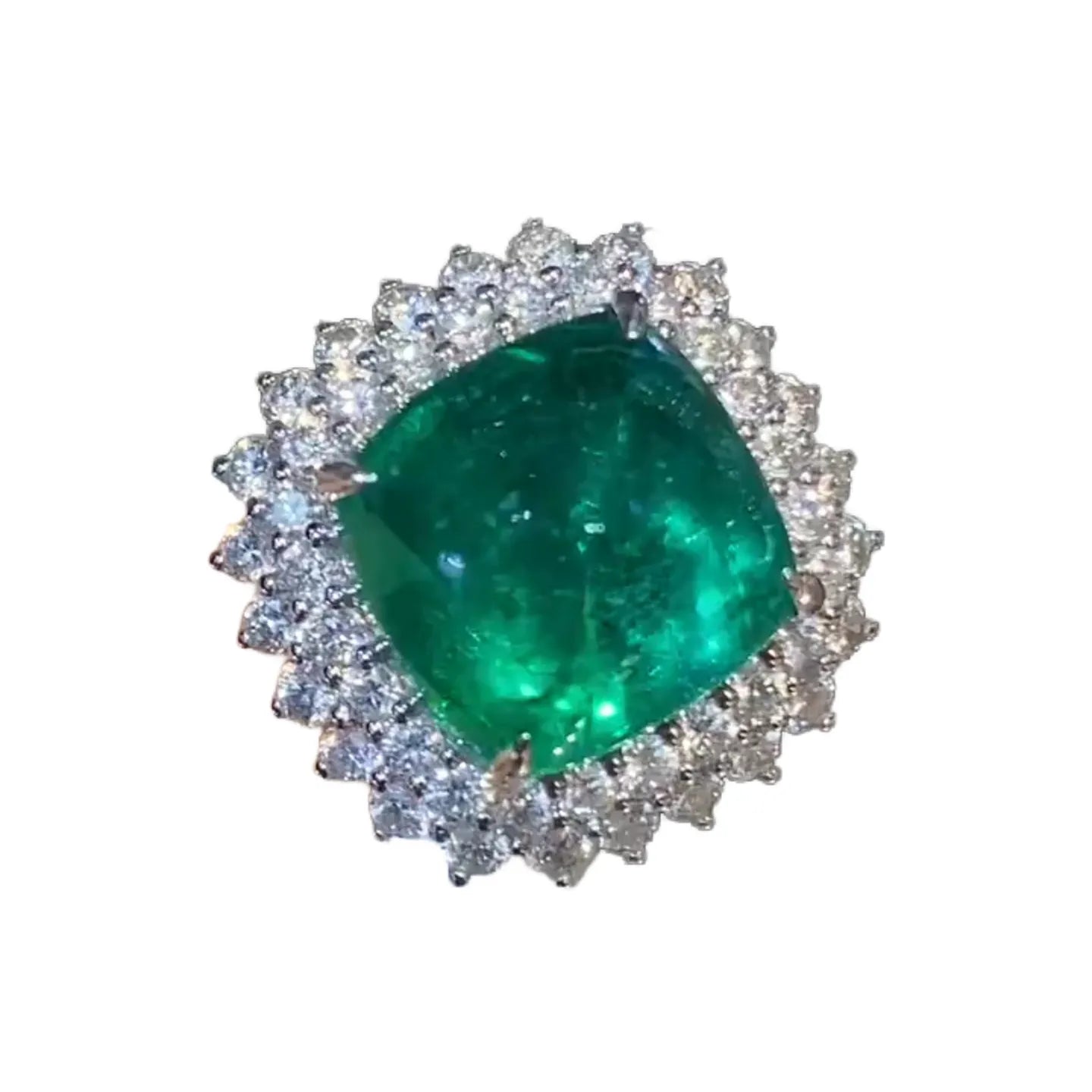 18K Gold 7.15ct Large Sugarloaf Emerald Ring