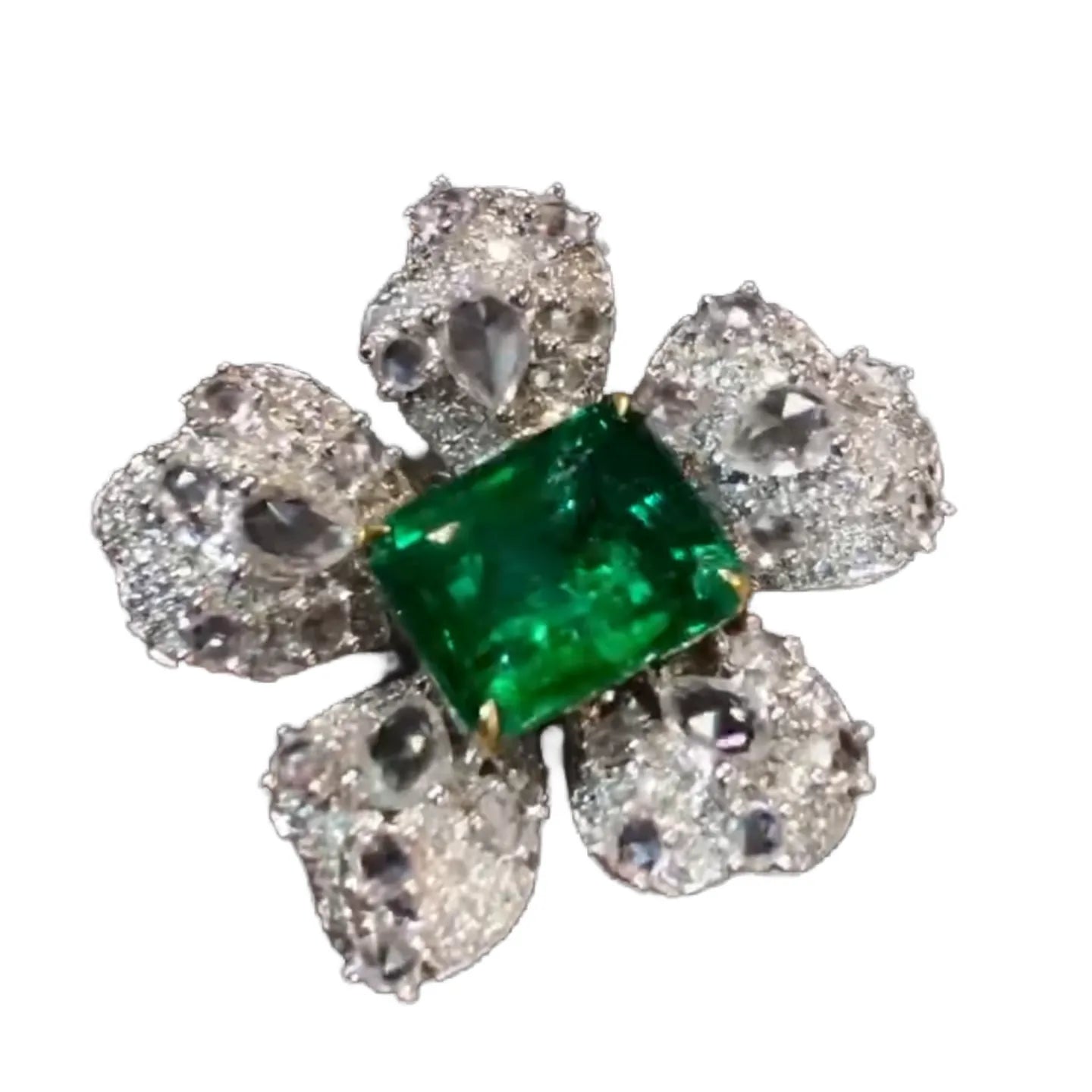 Thick Gold 3.5ct Emerald Ring and Pendant Dual-Use Design