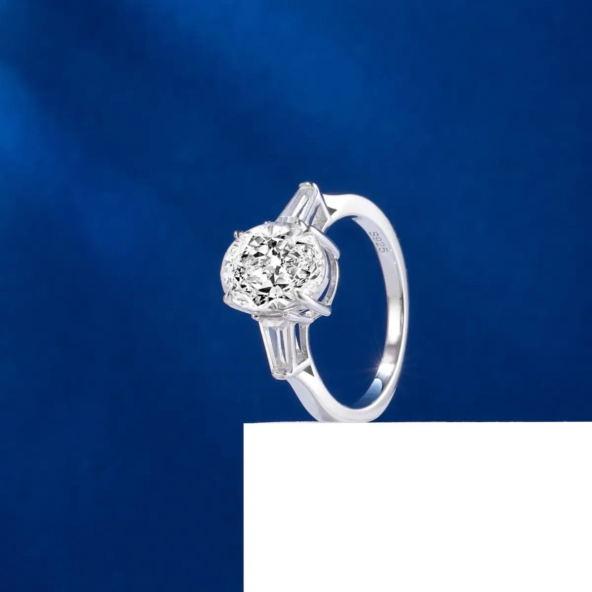 Oval Engagement Ring 925 Silver High Carbon Diamond
