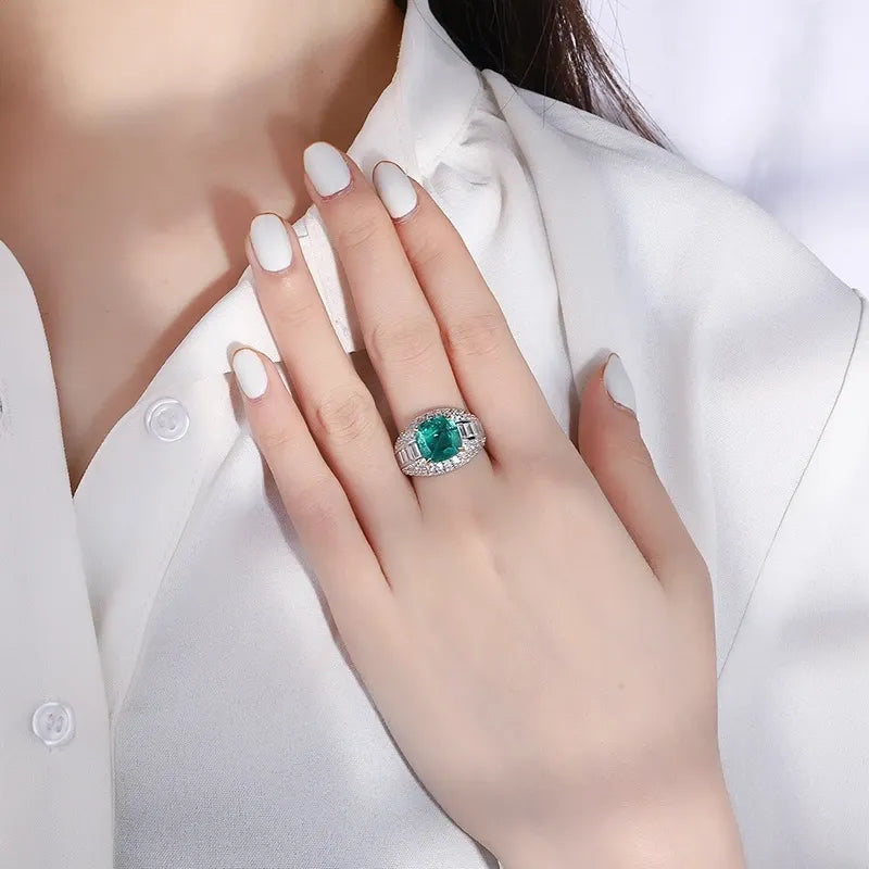 Cushion Engagement Ring 10*10 925 Silver Emerald