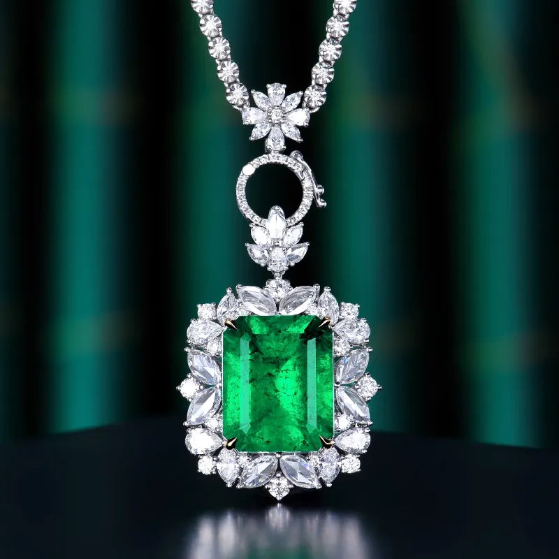 Engagement Ring 18K Gold 13.8ct Colombian Natural Emerald Ring