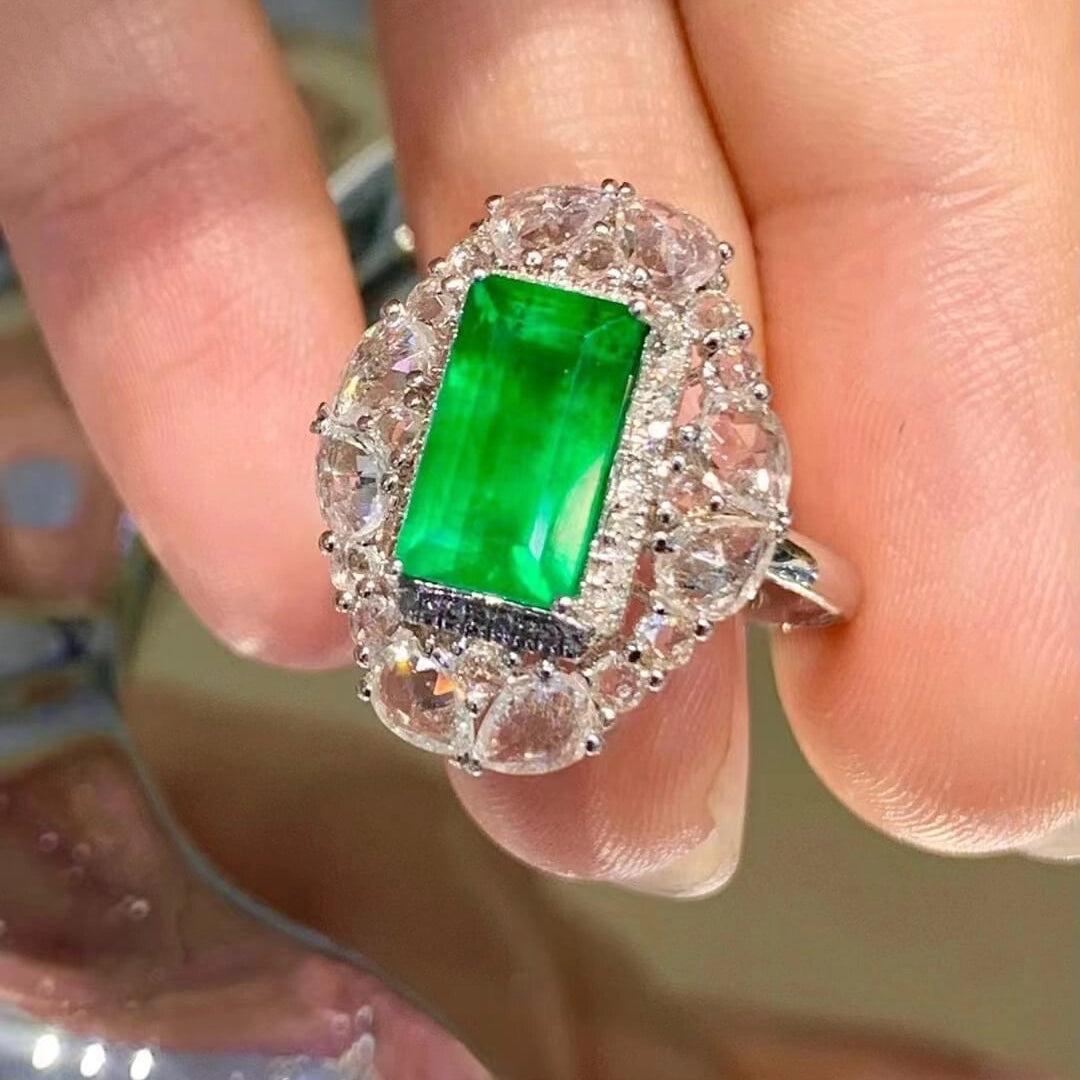 Engagement Ring 18K Gold 2.48ct Swat Emerald Ring