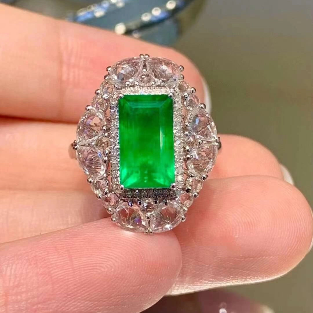 Engagement Ring 18K Gold 2.48ct Swat Emerald Ring