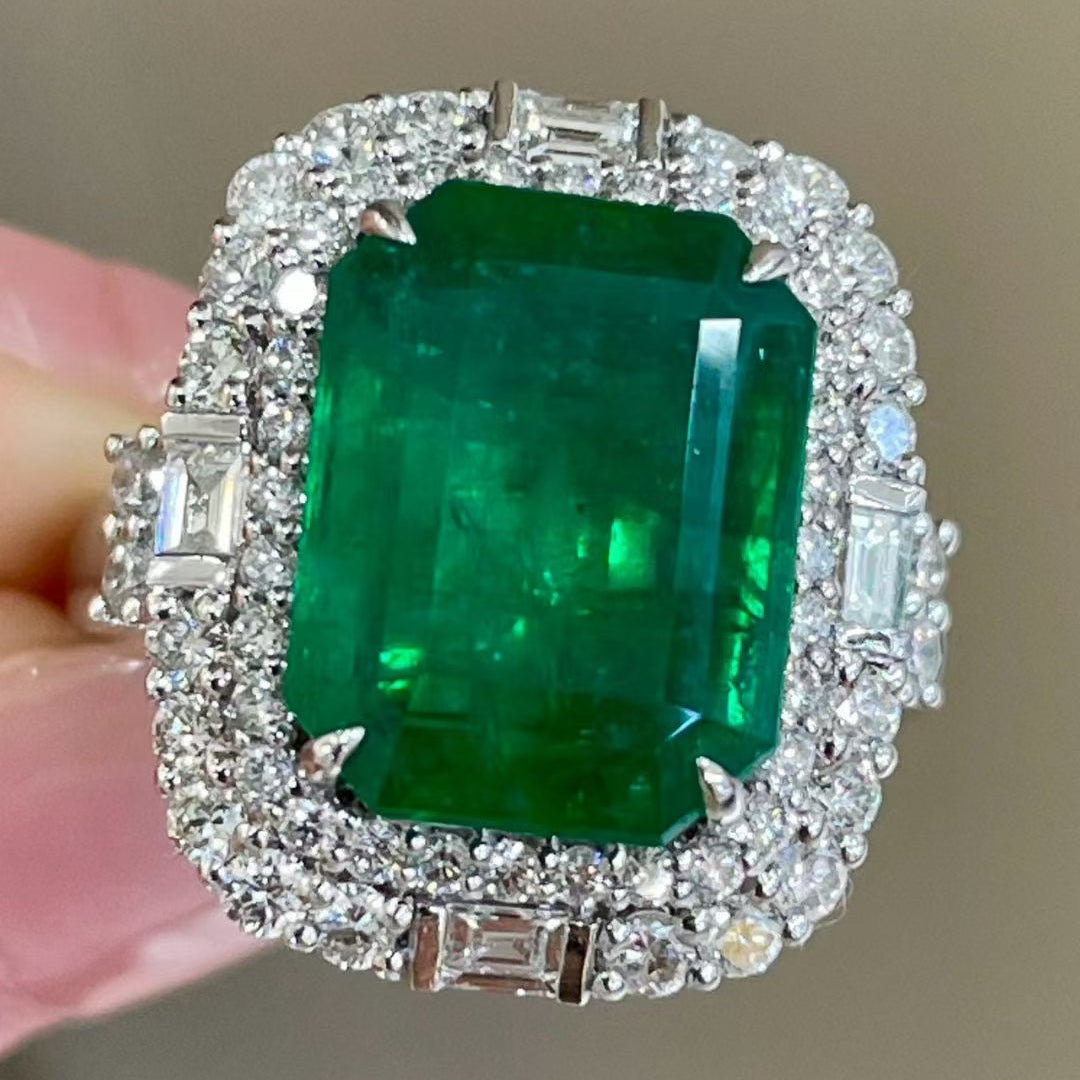 Elegant Luxury Halo Design | 18K Gold 6.00ct Emerald Diamond Engage