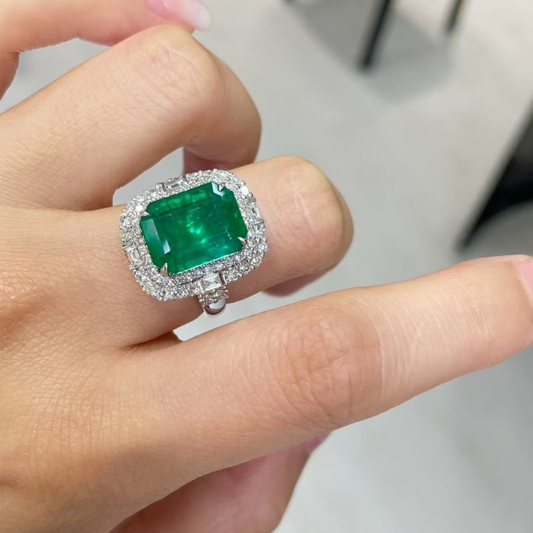 Elegant Luxury Halo Design | 18K Gold 6.00ct Emerald Diamond Engage