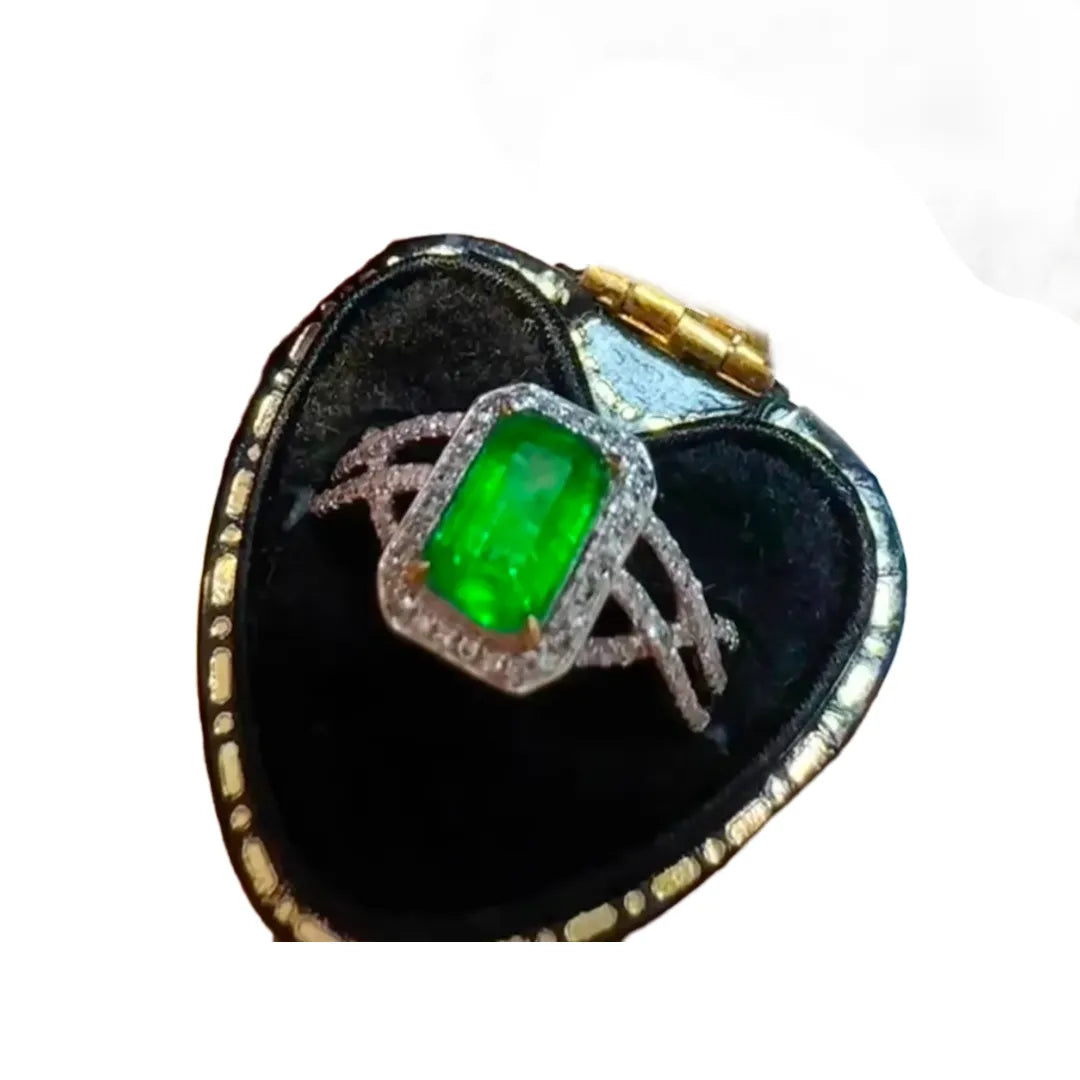 Engagement Ring 18K Gold 1ct Emerald Ring